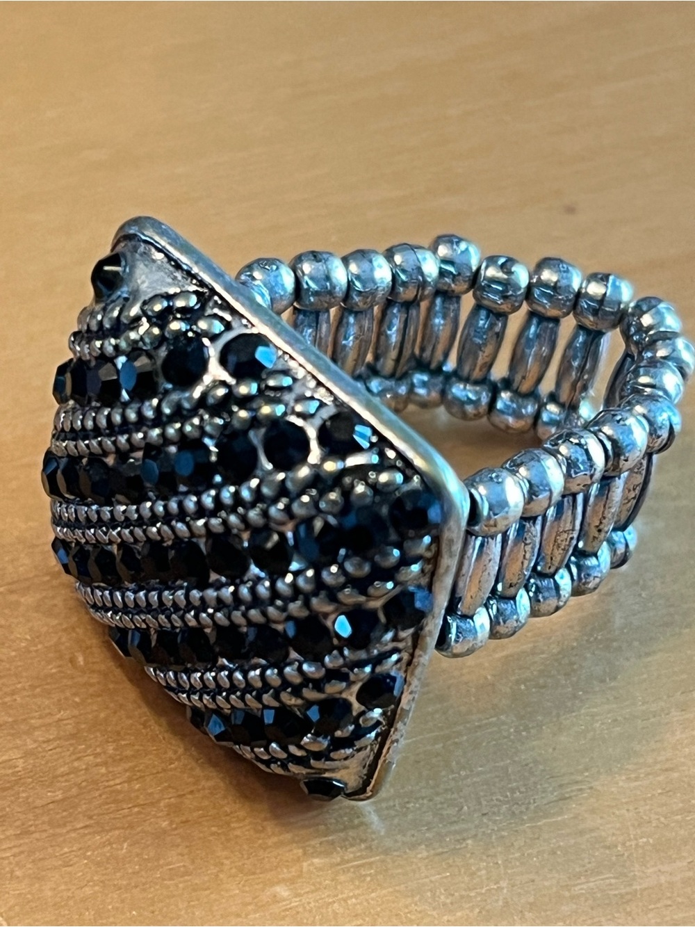 Two (2) Silver-Tone Stretch Rings - Picture 4 of 7